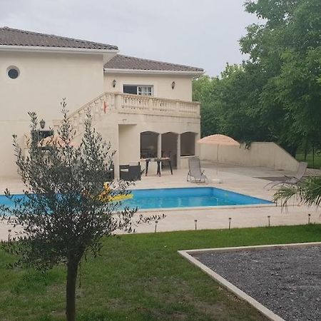 Bassens  Maison Calme Et Spacieuse מראה חיצוני תמונה
