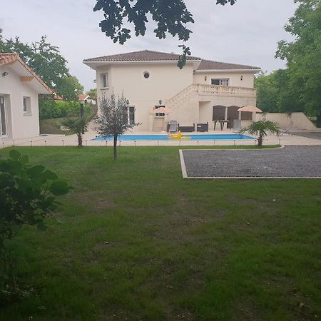 Bassens  Maison Calme Et Spacieuse מראה חיצוני תמונה