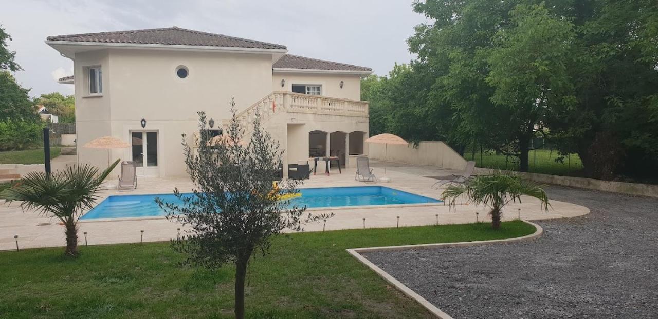 Bassens  Maison Calme Et Spacieuse מראה חיצוני תמונה