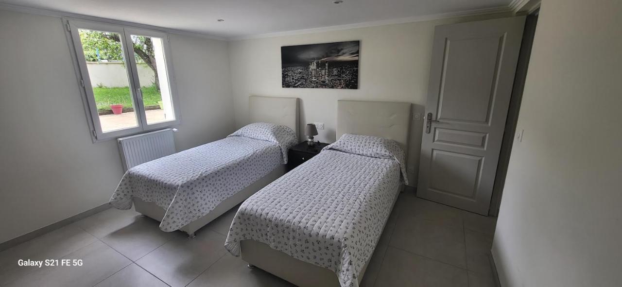 Bassens  Maison Calme Et Spacieuse מראה חיצוני תמונה