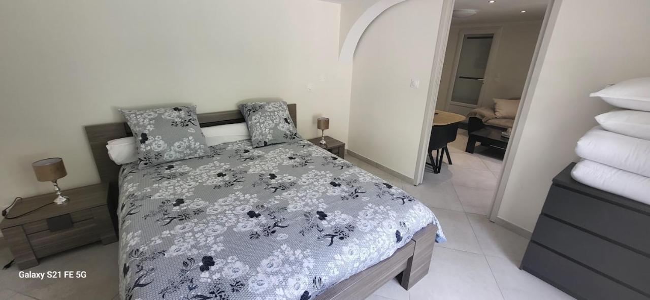 Bassens  Maison Calme Et Spacieuse מראה חיצוני תמונה