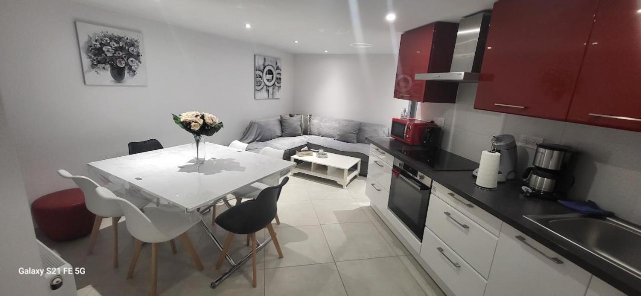 Bassens  Maison Calme Et Spacieuse מראה חיצוני תמונה