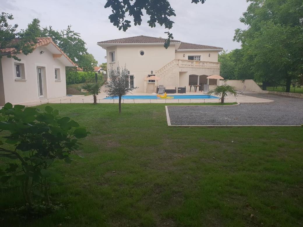 Bassens  Maison Calme Et Spacieuse מראה חיצוני תמונה